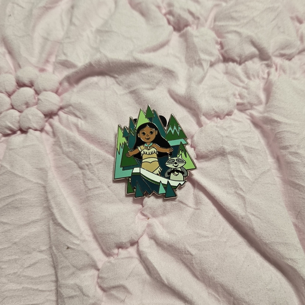 Disney "it's a small world" Pocahontas pin